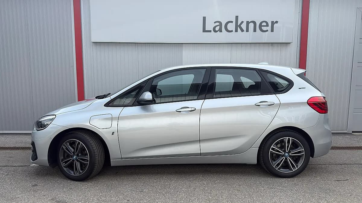 BMW 2er-Reihe 225e xDrive PHEV Active Tourer Sport Line Aut. – Bild 3