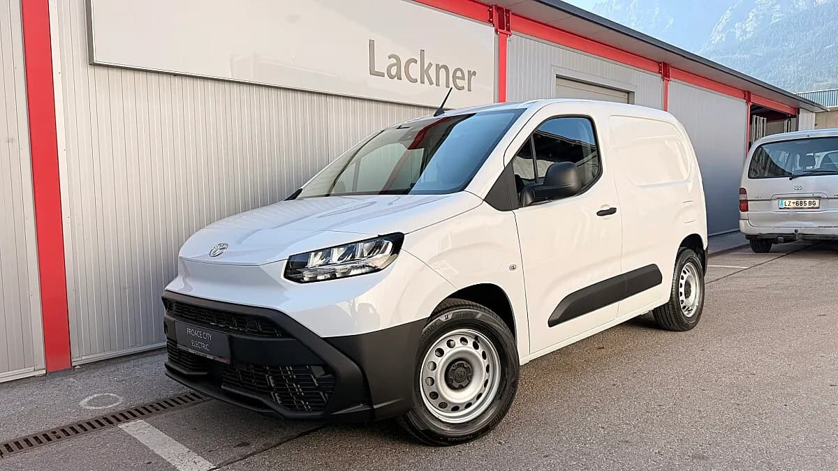 Toyota Proace Pro Ace City Kasten Electric 50kWh L1 Meister Transporter / Kastenwagen – Bild 1