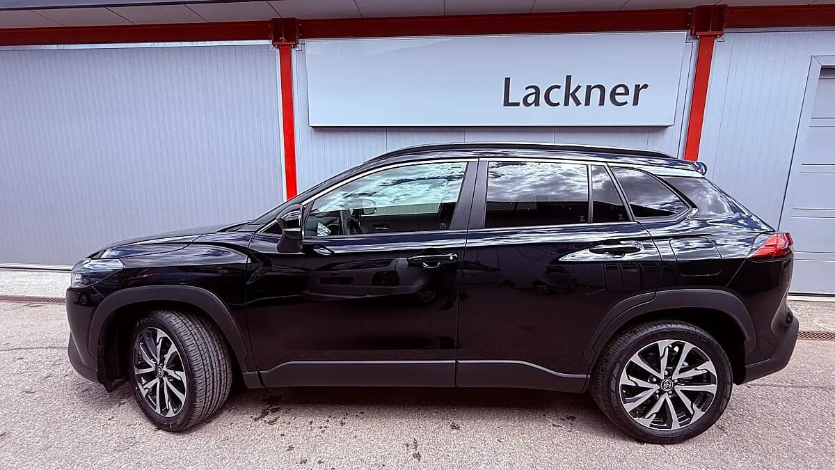 Toyota Corolla Cross 2,0 Hybrid Active Drive AWD – Bild 3