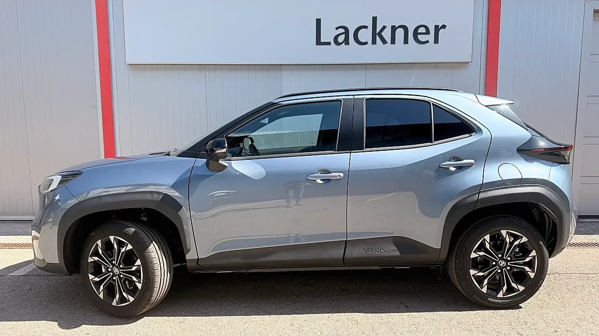 Toyota Yaris Cross 1,5 VVT-i Hybrid Teamplayer AWD-i Aut. – Bild 3