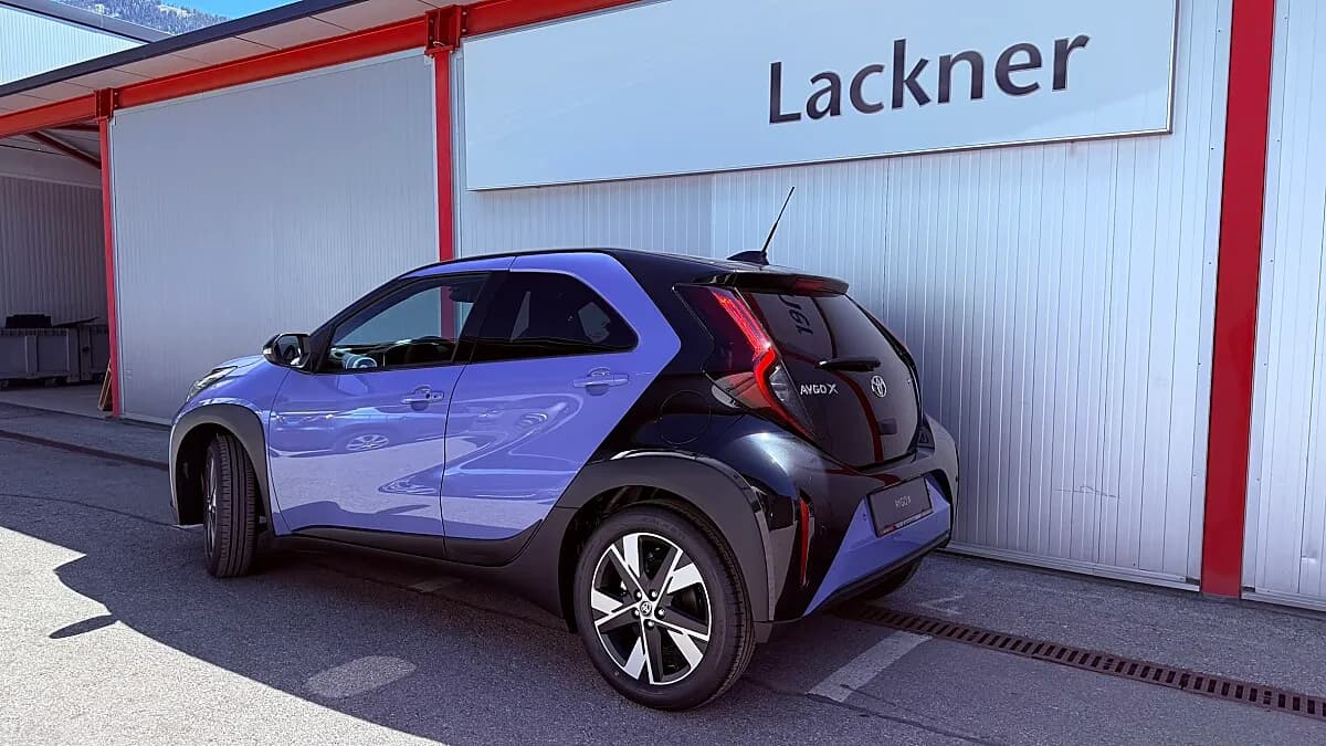 Toyota Aygo X 1,5 Hybrid Teamplayer – Bild 2