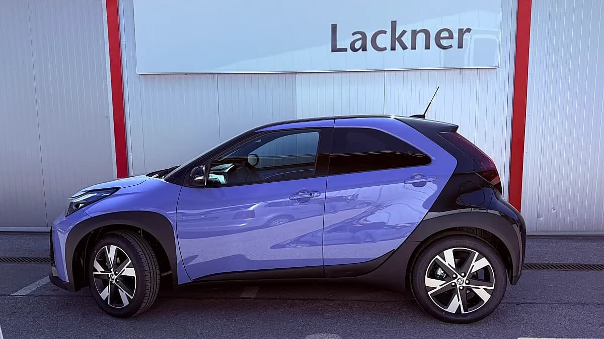 Toyota Aygo X 1,5 Hybrid Teamplayer – Bild 3