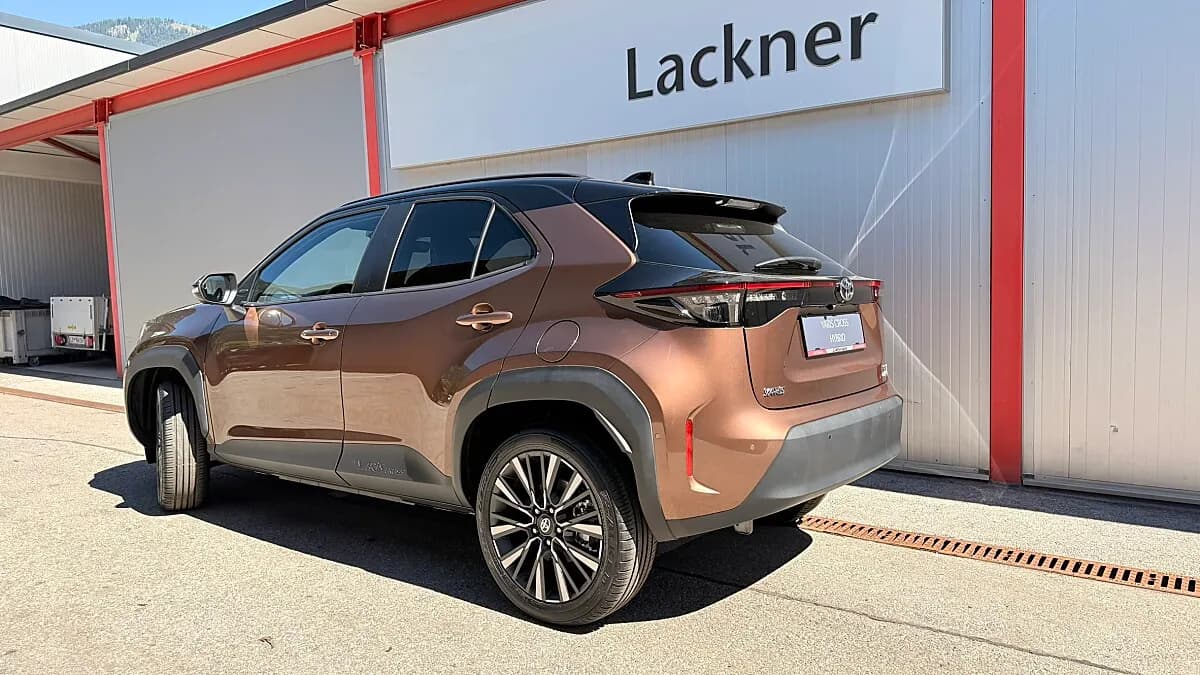 Toyota Yaris Cross 1,5 VVT-i Hybrid Lounge AWD-i Aut. – Bild 2