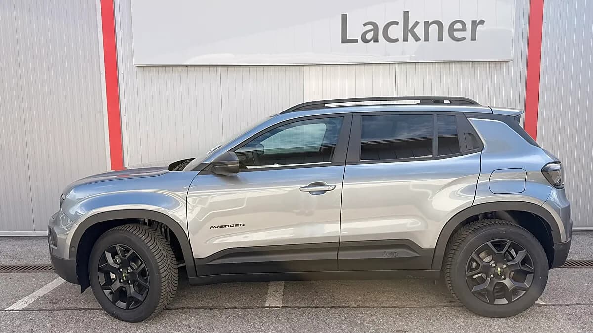 Jeep Avenger 1.2 T3 e-Hybrid 4xe Overland e-DCT6 – Bild 3